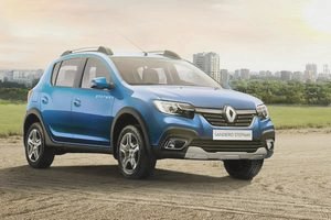 Модельный ряд автомобилей Renault - цены 2019 года (стоит рублей, Renault Logan, базовой комплектации, Renault Sandero) Модельный ряд автомобилей Renault - цены 2019 года