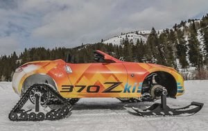 Необычный Nissan Juke на гусеничном ходу (Nissan Juke, автомобиля гусеницами, гусеницами Необычный) Необычный Nissan Juke на гусеничном ходу