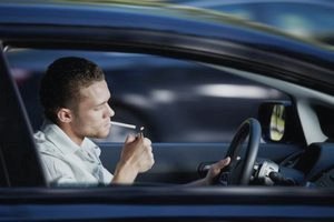 Как вывести запах табака из автомобиля?